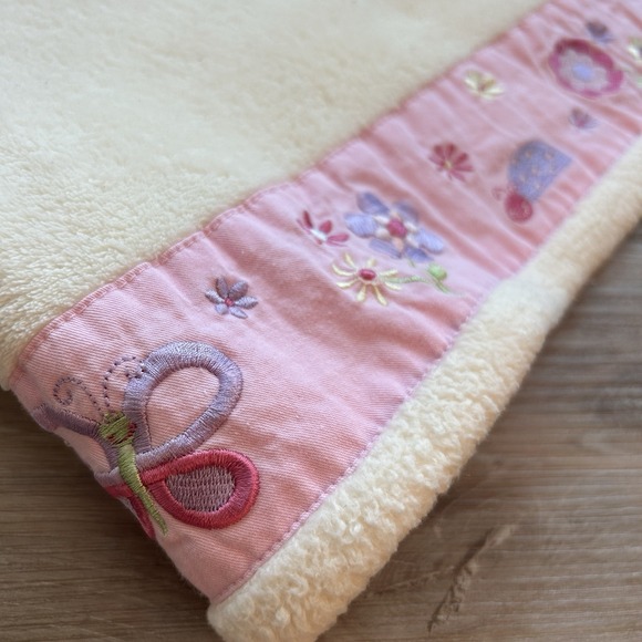 Small Wonders‎ Yellow Butterfly Ladybug Flower Embroidered Blanket 30x40in - Picture 2 of 7